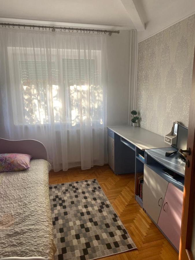 Apartament Regim Hotelier オラデア エクステリア 写真